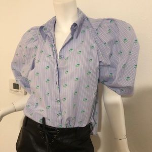 Top with puff sleeves